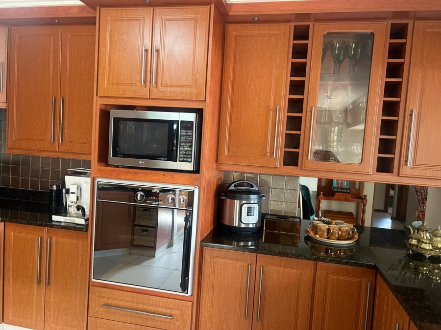 6 Bedroom Property for Sale in Da Nova Western Cape